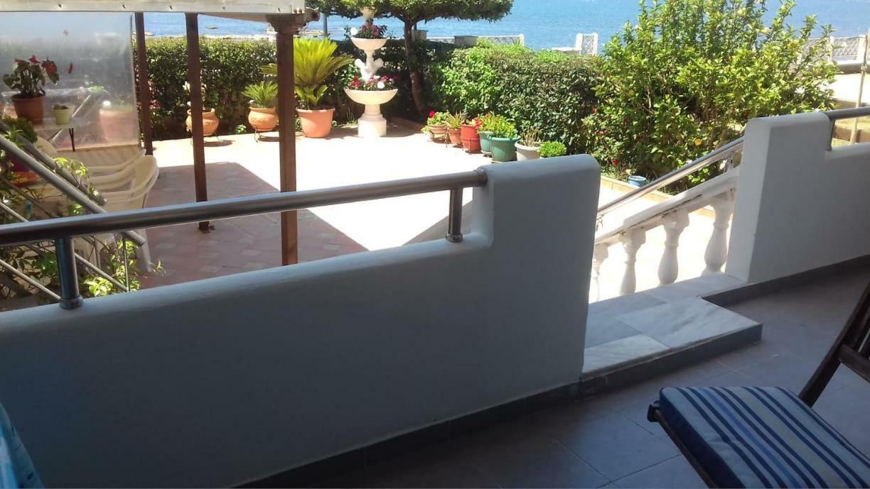Family Sea & Garden View Apartment Превеза Екстериор снимка